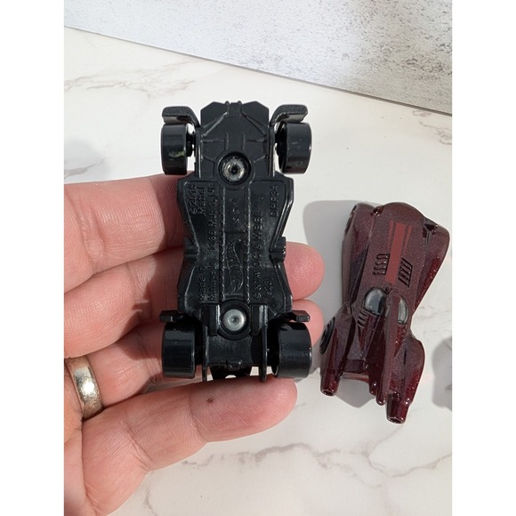 HOT WHEELS BATMOBILES LOT OF 6 LOOSE NEAR MINT - Picture 14 of 15